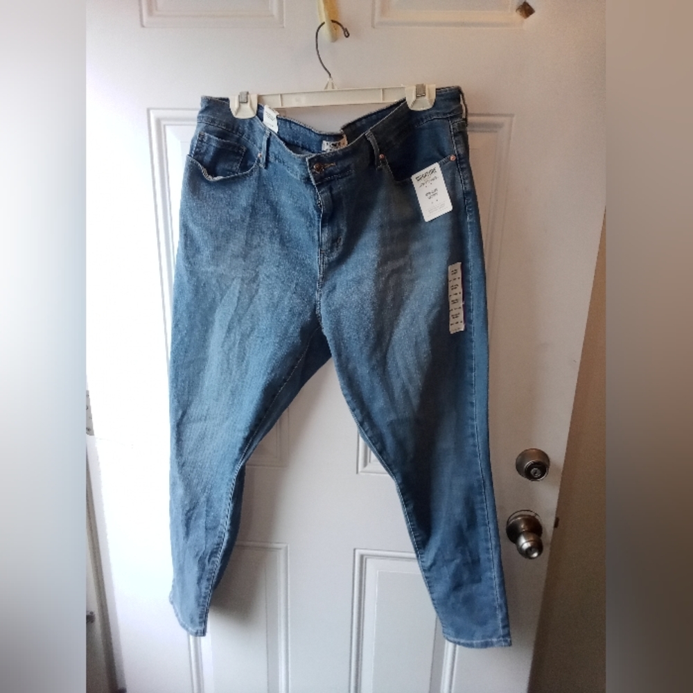 Signature by Levi Strauss & Co. Gold Label